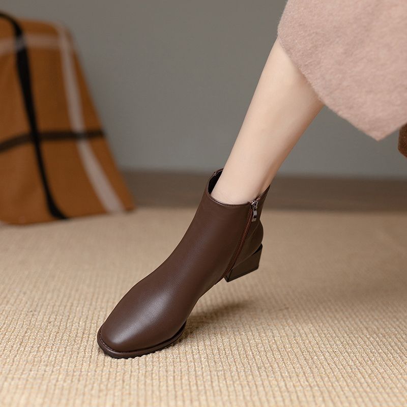 Women'S Shoes Trending 2025 - Booties Chelsea Elegant With Medium Heels