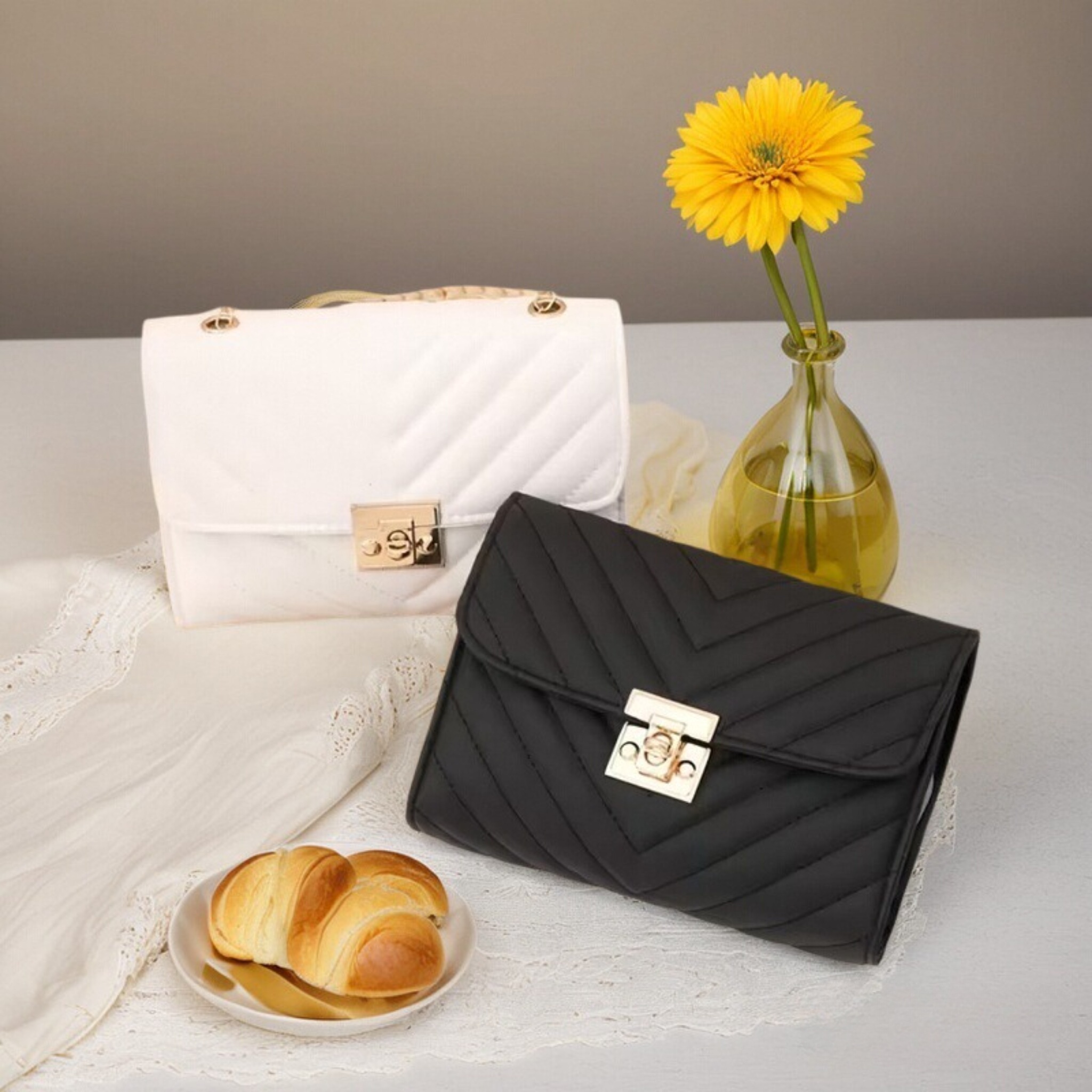 V‑Stitch Quilted Lock Crossbod - Women'S Shoes Louis Vuitton 리뷰 및 가격
