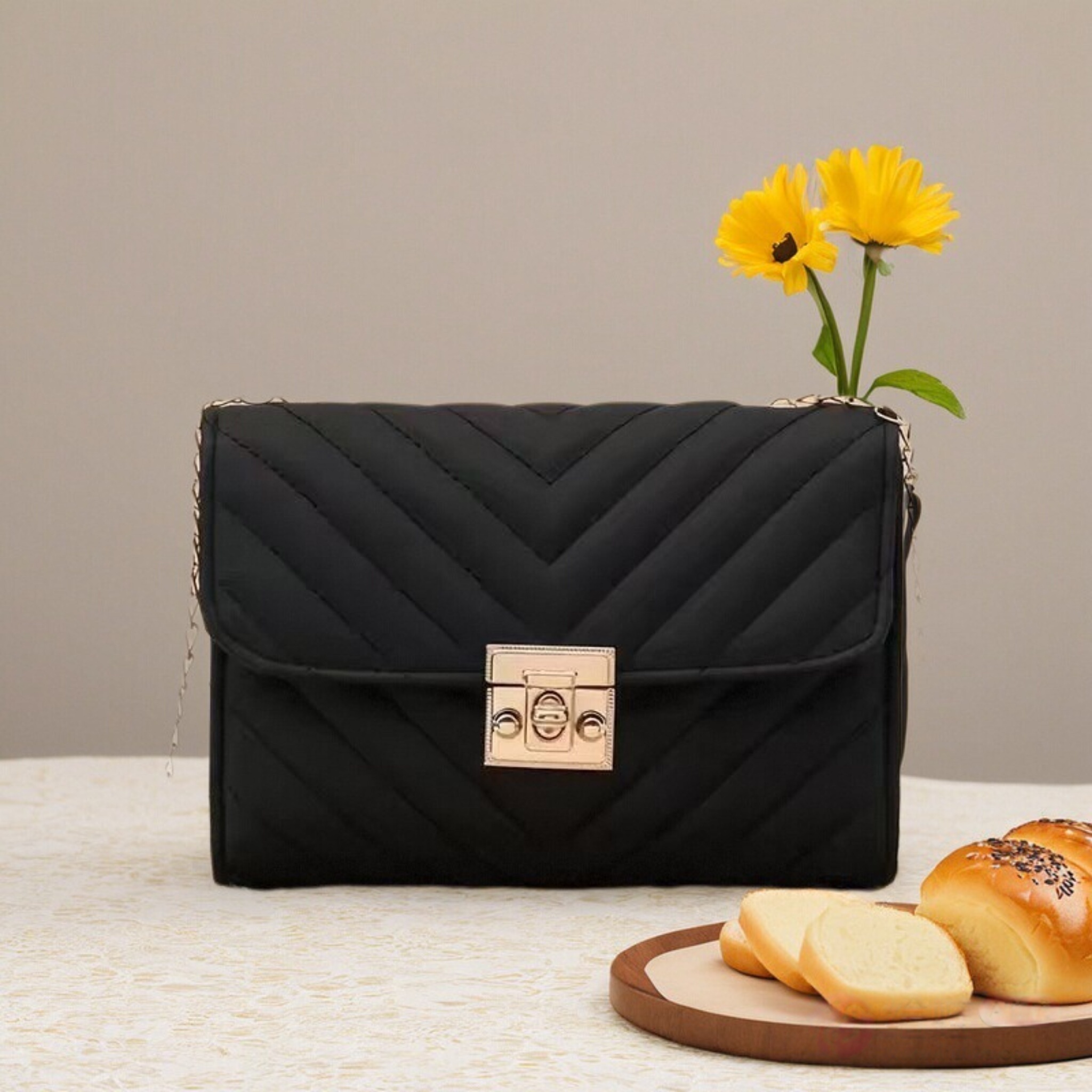 V‑Stitch Quilted Lock Crossbod - Women'S Shoes Louis Vuitton 리뷰 및 가격